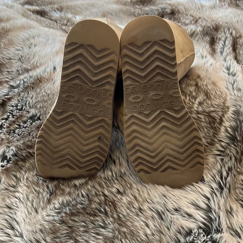 Ugg classic tall boot - Picture 11 of 14
